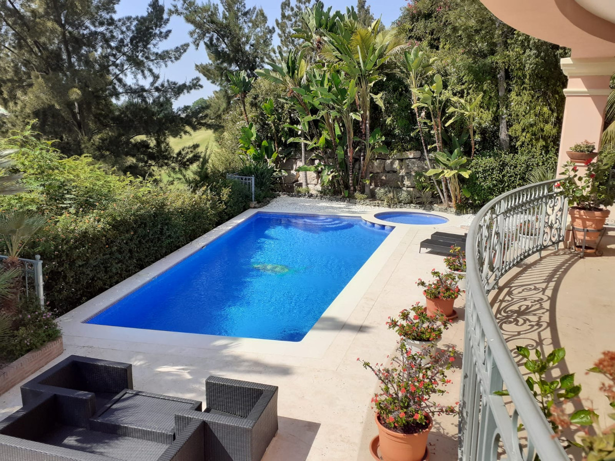 Se vende Villa - Chalet de 4 dormitorios en Costa Del Sol, Málaga, España