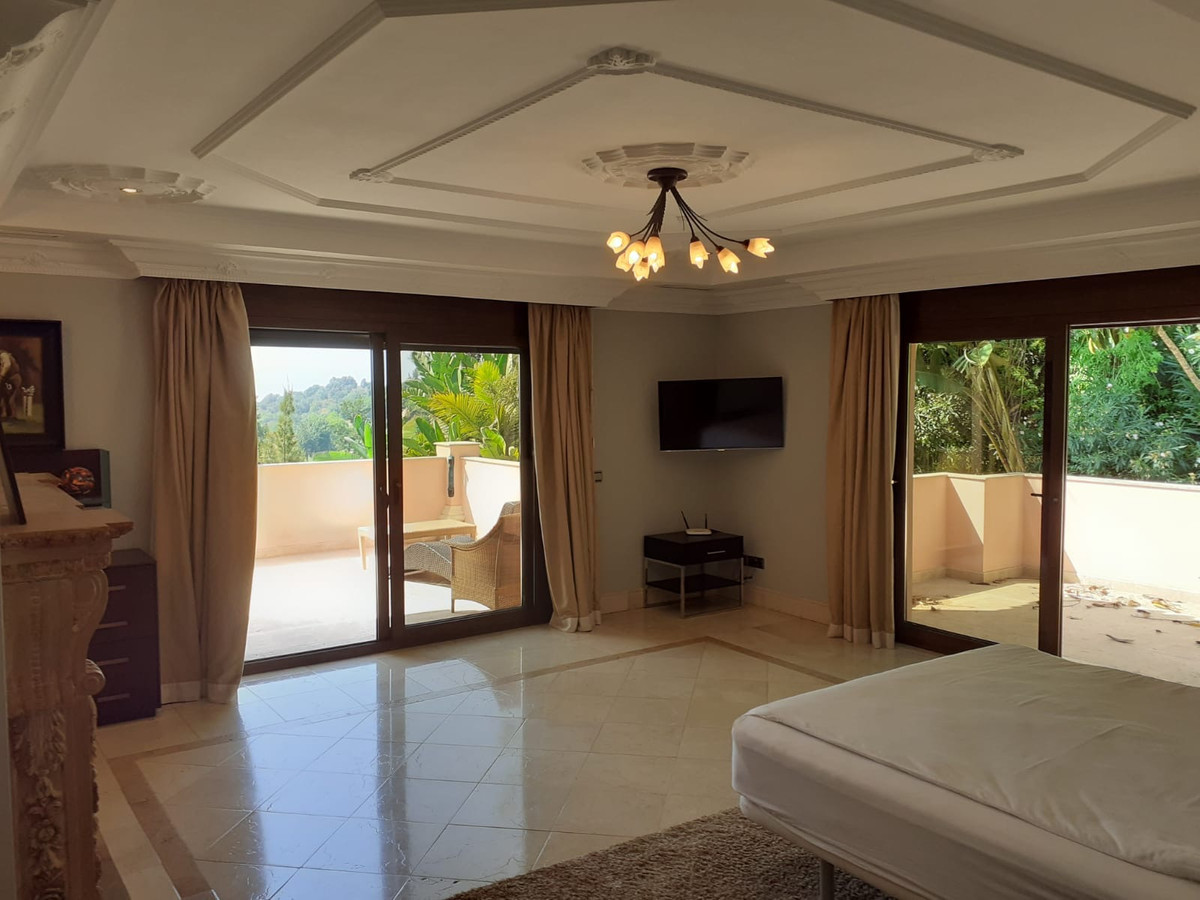 Se vende Villa - Chalet de 4 dormitorios en Costa Del Sol, Málaga, España