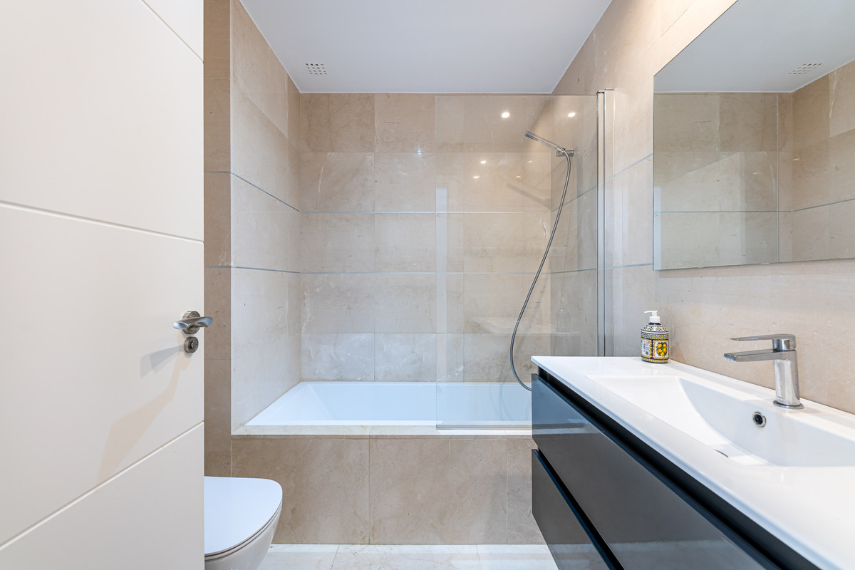 2 Bed Apartment for sale in Doña Julia Costa Del Sol, Málaga, Spain