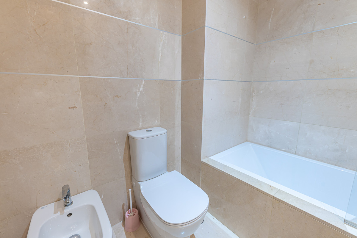2 Bed Apartment for sale in Doña Julia Costa Del Sol, Málaga, Spain