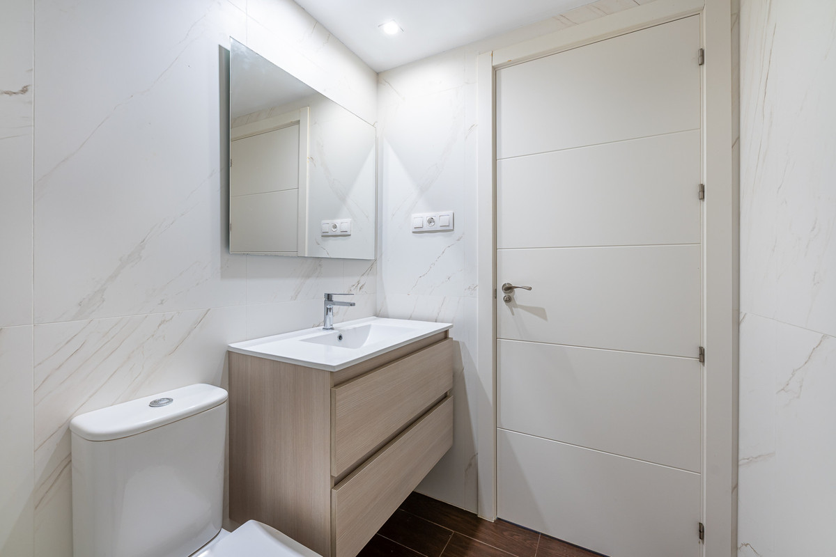 2 Bed Apartment for sale in Doña Julia Costa Del Sol, Málaga, Spain