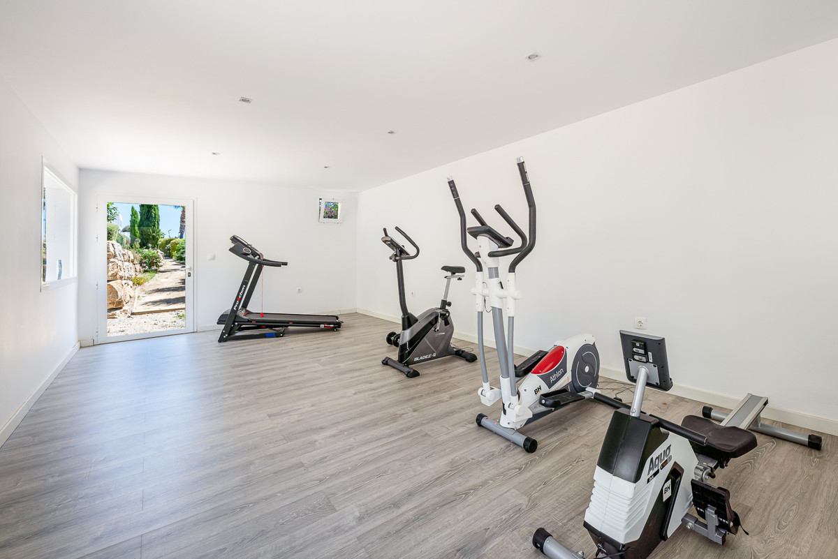 2 Bed Apartment for sale in Doña Julia Costa Del Sol, Málaga, Spain