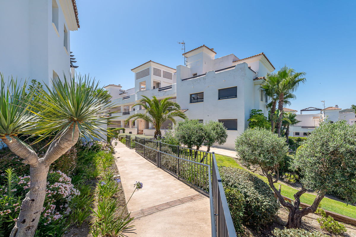 2 Bed Apartment for sale in Doña Julia Costa Del Sol, Málaga, Spain