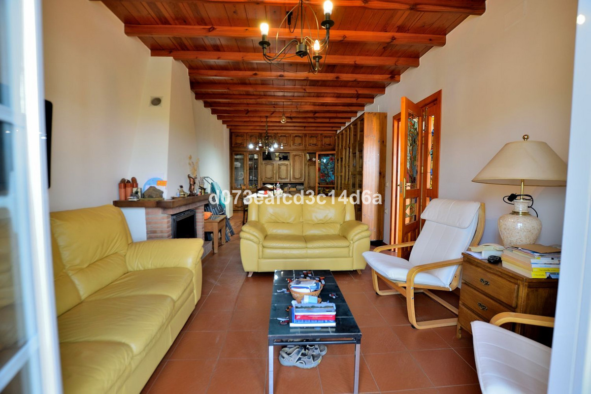 3 Bed Townhouse for sale in Ronda Costa Del Sol, Málaga, Spain