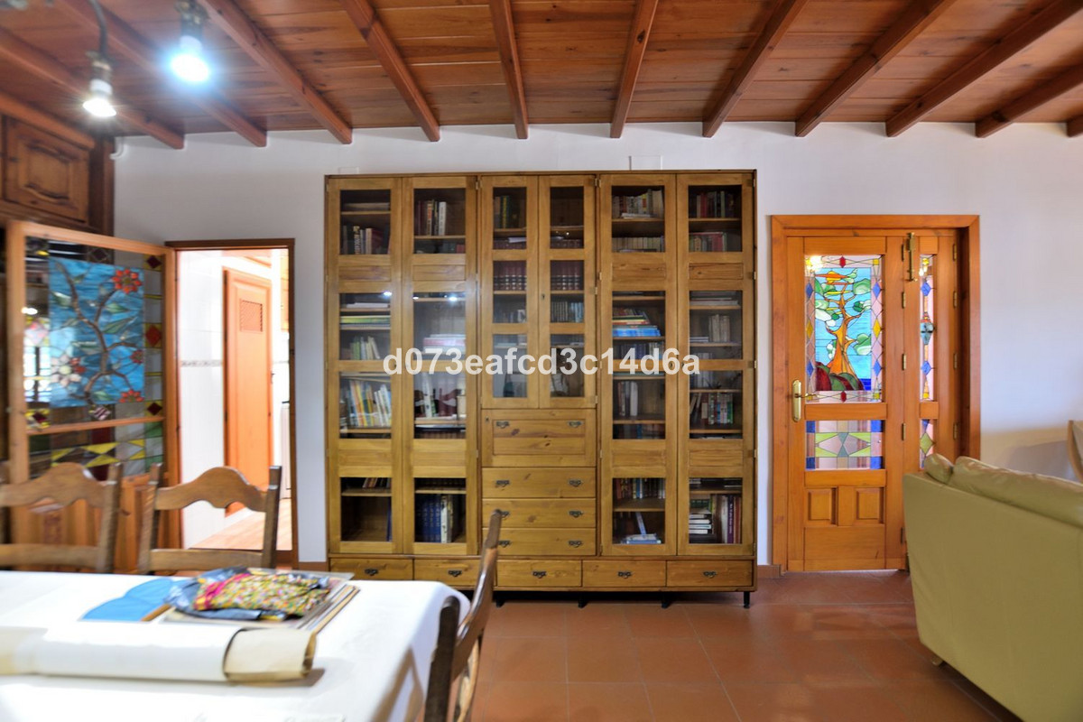 3 Bed Townhouse for sale in Ronda Costa Del Sol, Málaga, Spain