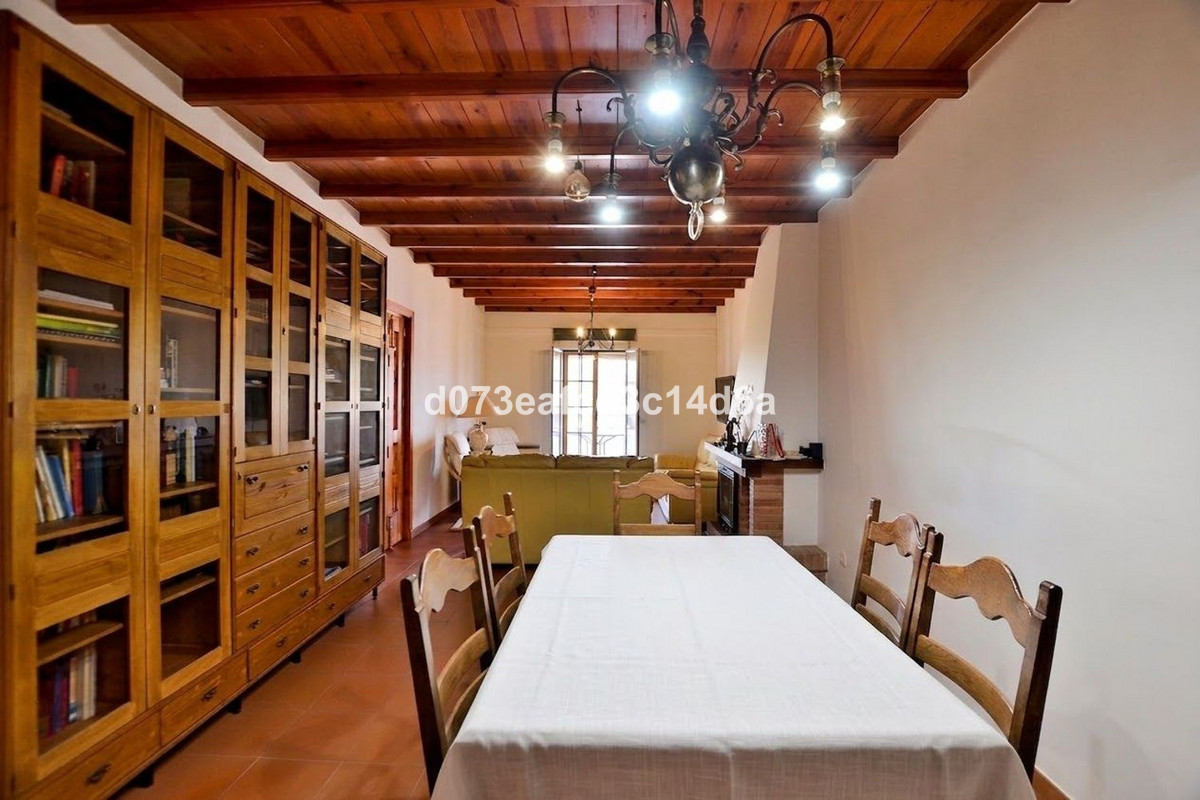 3 Bed Townhouse for sale in Ronda Costa Del Sol, Málaga, Spain