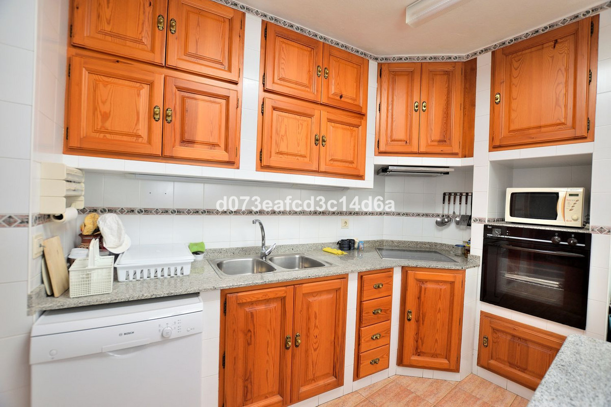 3 Bed Townhouse for sale in Ronda Costa Del Sol, Málaga, Spain