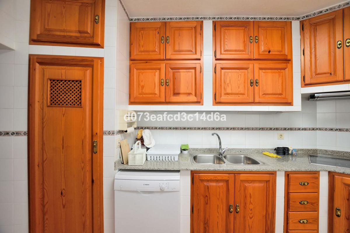 3 Bed Townhouse for sale in Ronda Costa Del Sol, Málaga, Spain