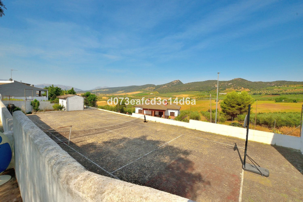 3 Bed Townhouse for sale in Ronda Costa Del Sol, Málaga, Spain