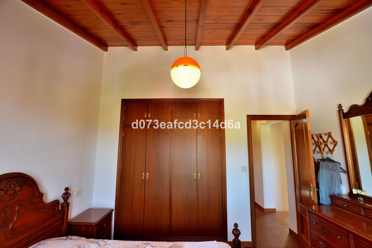 3 Bed Townhouse for sale in Ronda Costa Del Sol, Málaga, Spain