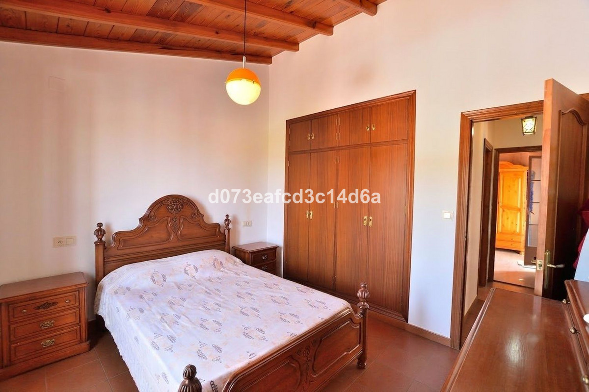 3 Bed Townhouse for sale in Ronda Costa Del Sol, Málaga, Spain