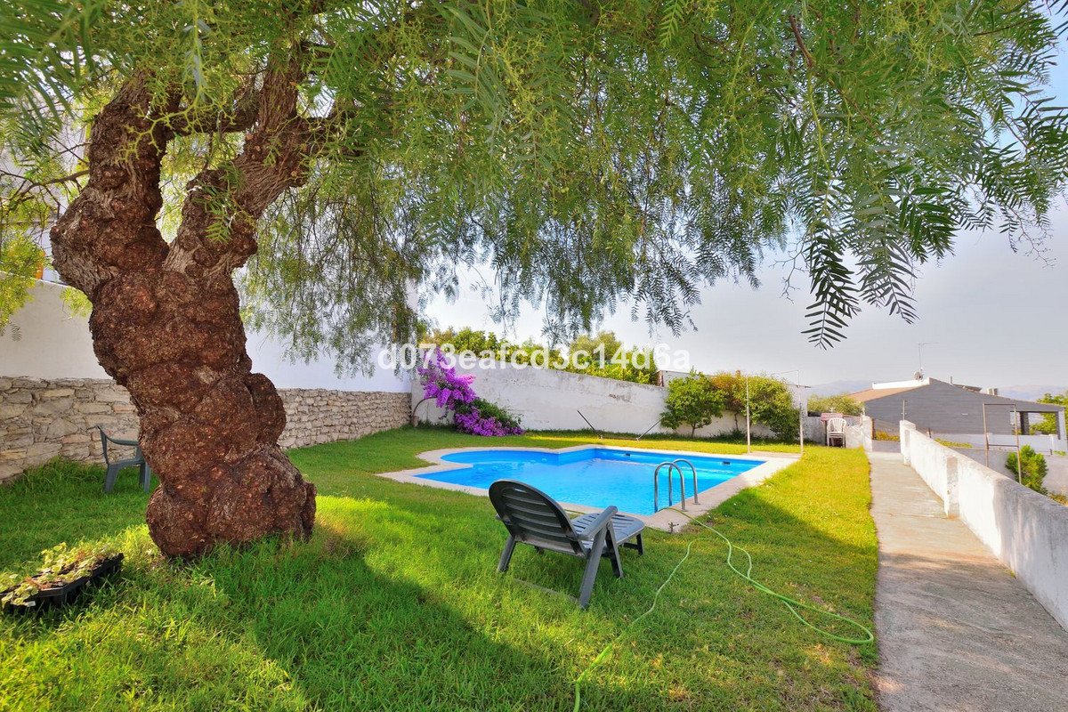 3 Bed Townhouse for sale in Ronda Costa Del Sol, Málaga, Spain
