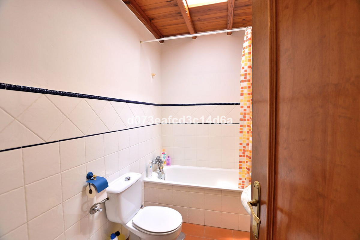 3 Bed Townhouse for sale in Ronda Costa Del Sol, Málaga, Spain