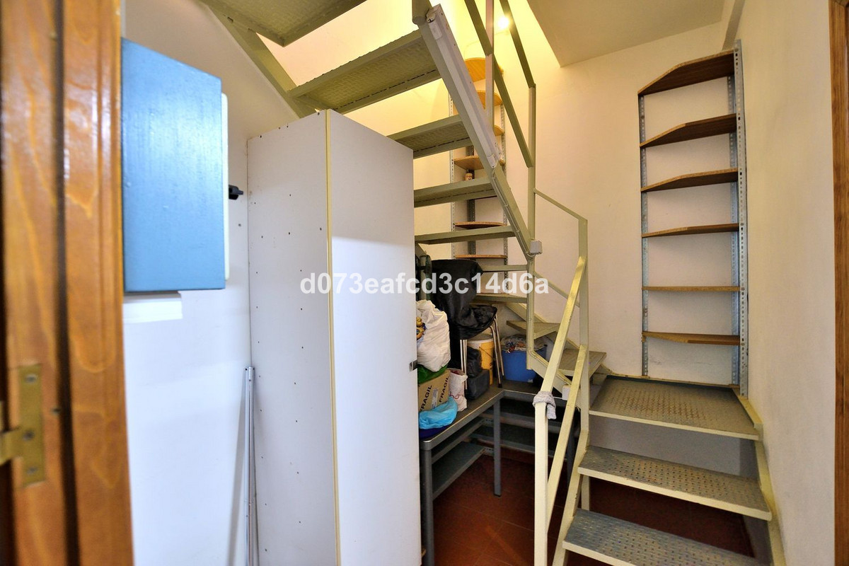 3 Bed Townhouse for sale in Ronda Costa Del Sol, Málaga, Spain