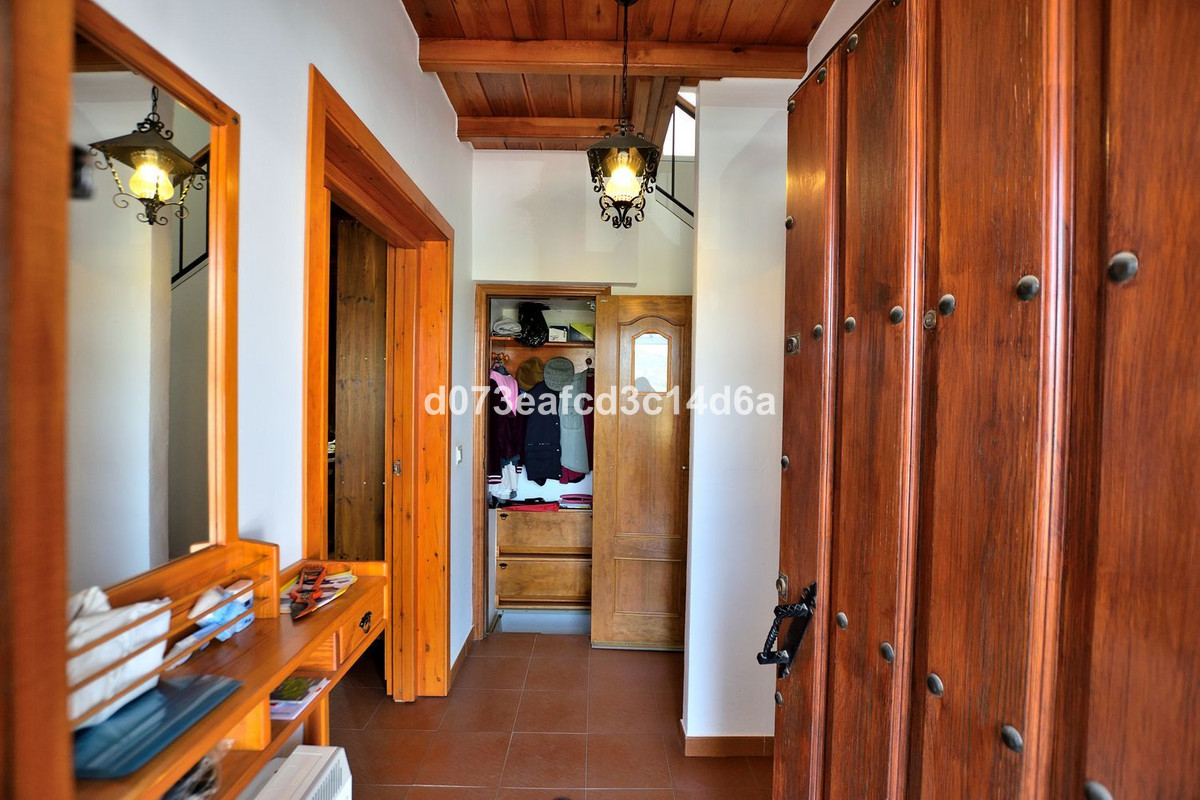 3 Bed Townhouse for sale in Ronda Costa Del Sol, Málaga, Spain