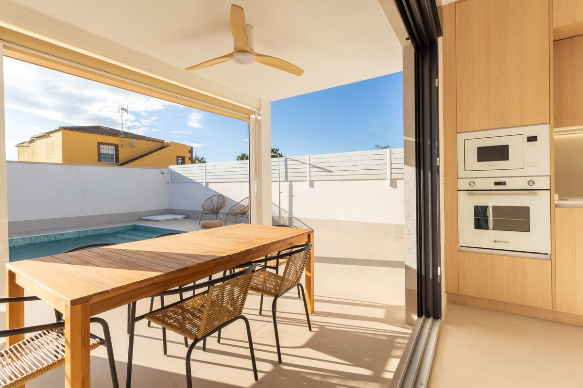 3 Bed Townhouse for sale in Torrevieja Costa Blanca, Alicante, Spain