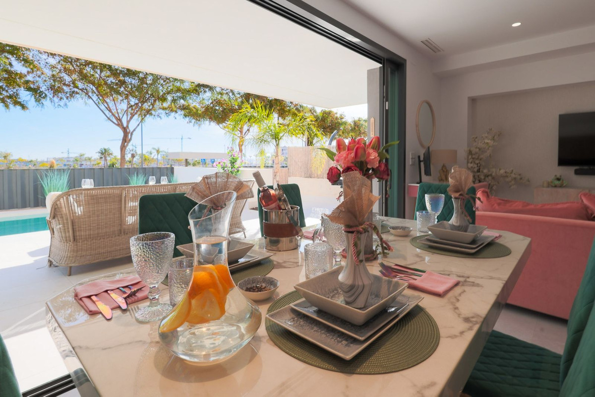 Se vende Villa - Chalet de 4 dormitorios en Costa Calida, Murcia, España