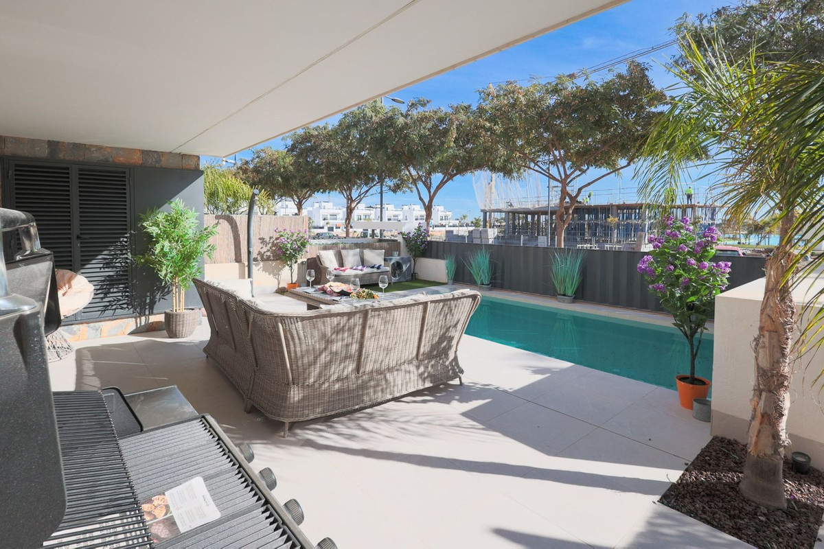 Se vende Villa - Chalet de 4 dormitorios en Costa Calida, Murcia, España