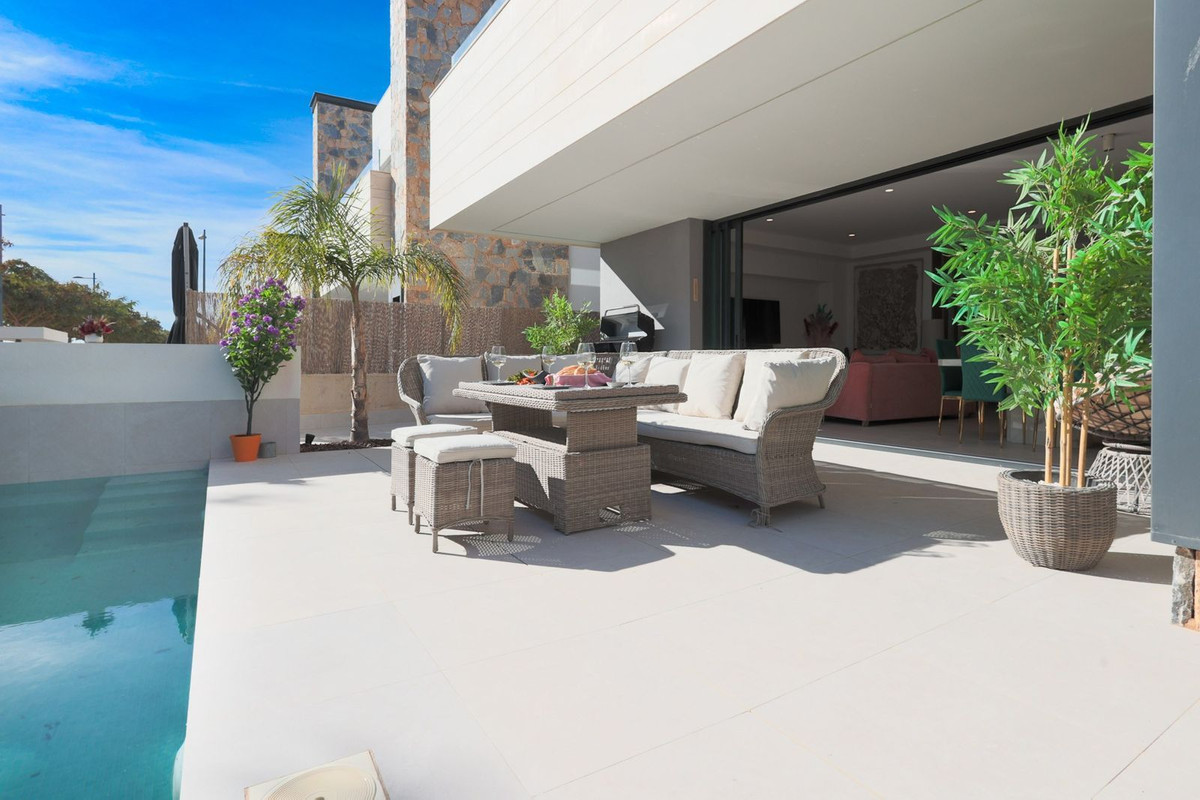 Se vende Villa - Chalet de 4 dormitorios en Costa Calida, Murcia, España