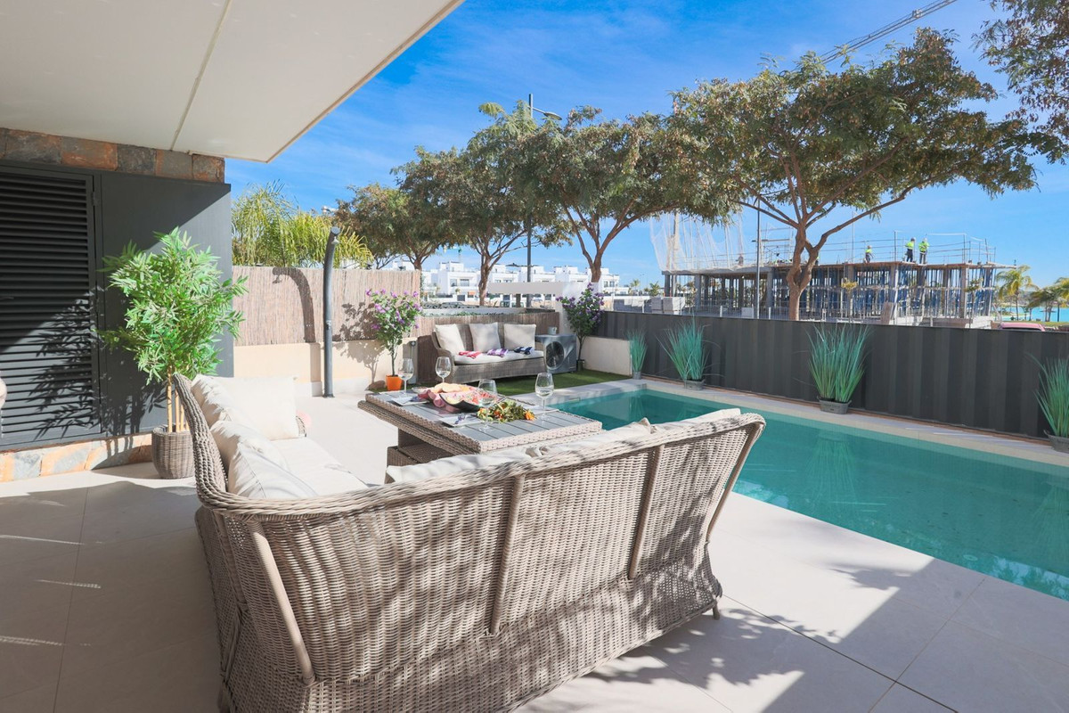 Se vende Villa - Chalet de 4 dormitorios en Costa Calida, Murcia, España