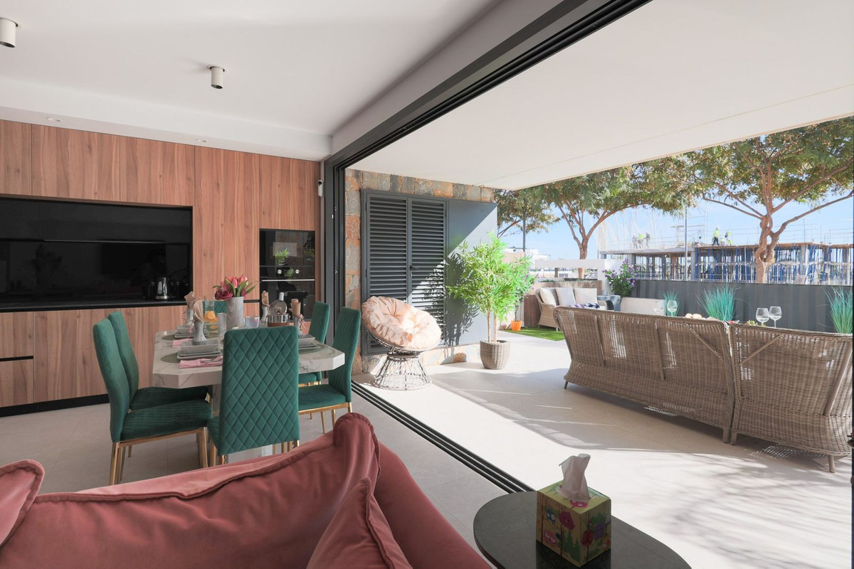 Se vende Villa - Chalet de 4 dormitorios en Costa Calida, Murcia, España