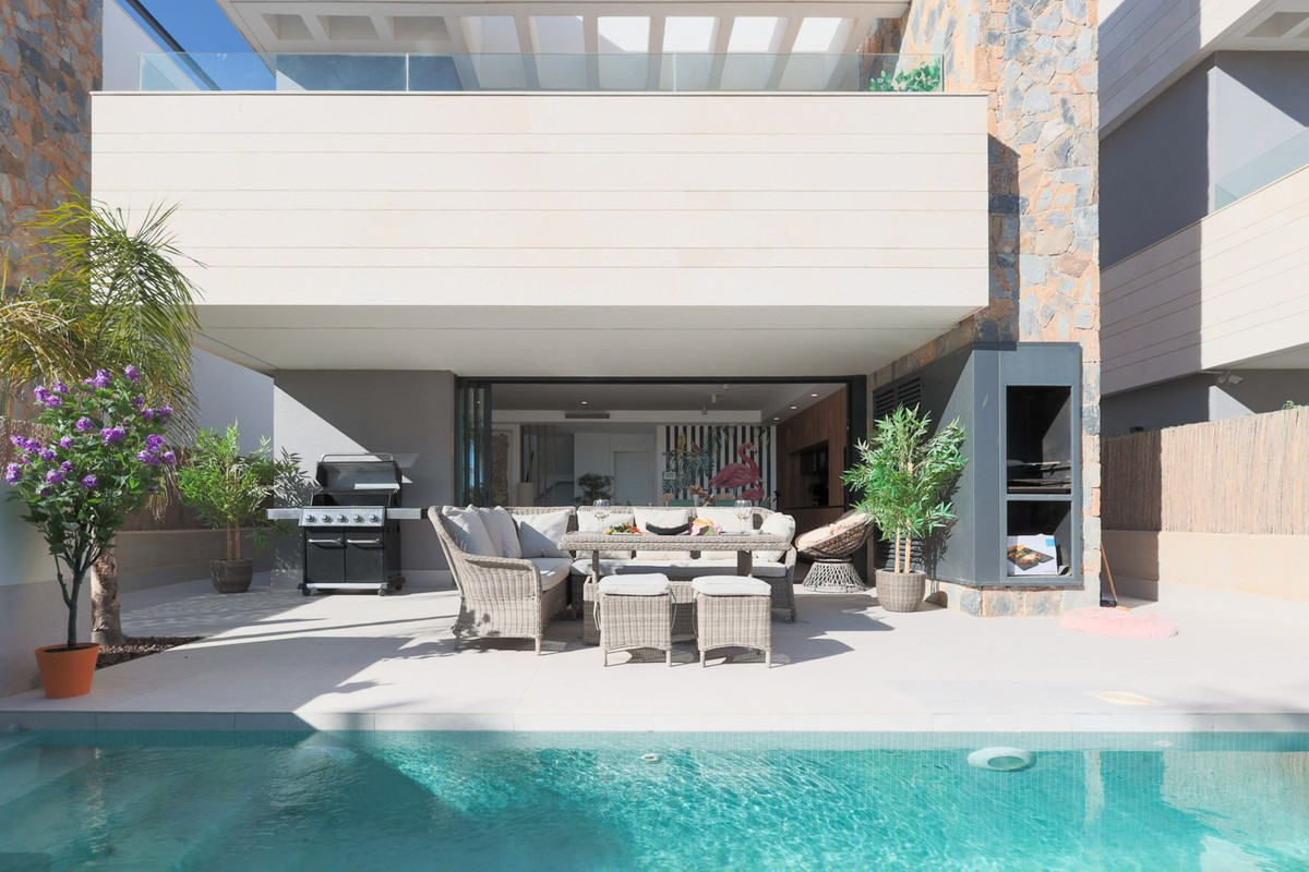 Se vende Villa - Chalet de 4 dormitorios en Costa Calida, Murcia, España