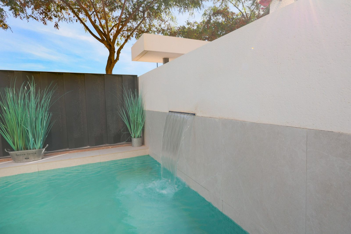 Se vende Villa - Chalet de 4 dormitorios en Costa Calida, Murcia, España