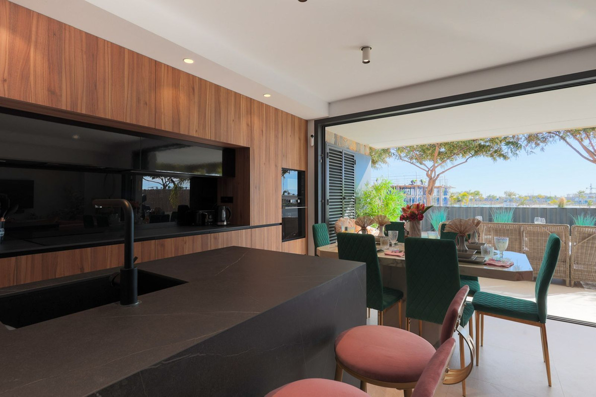 Se vende Villa - Chalet de 4 dormitorios en Costa Calida, Murcia, España