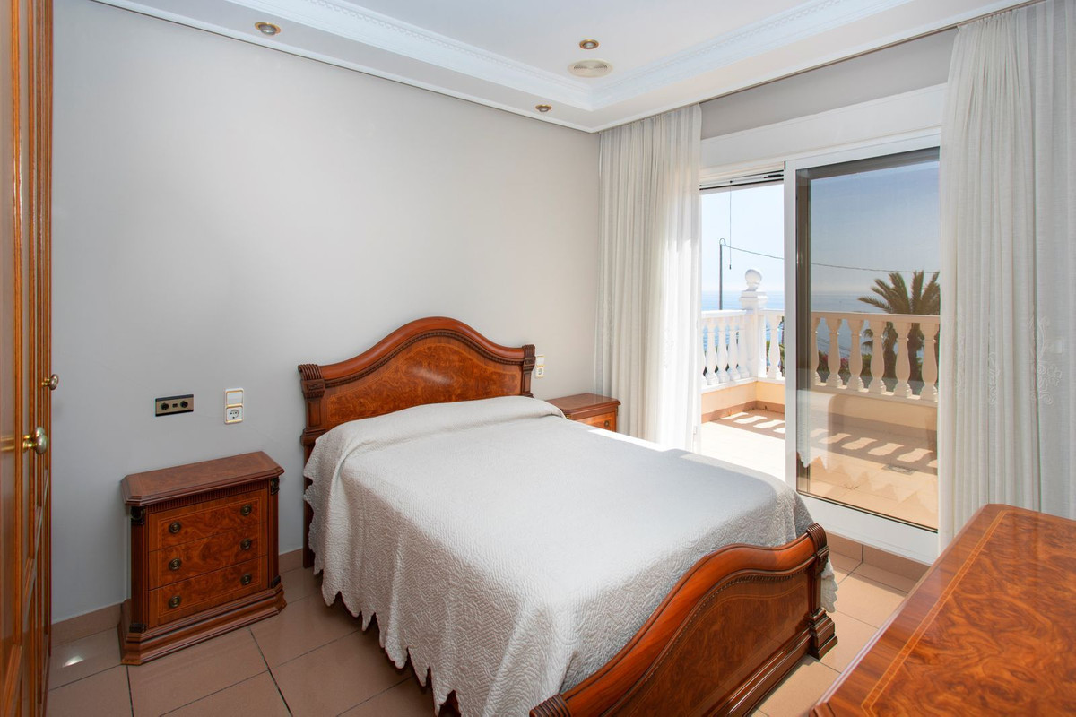 4 Bed Townhouse for sale in Torrevieja Costa Blanca, Alicante, Spain