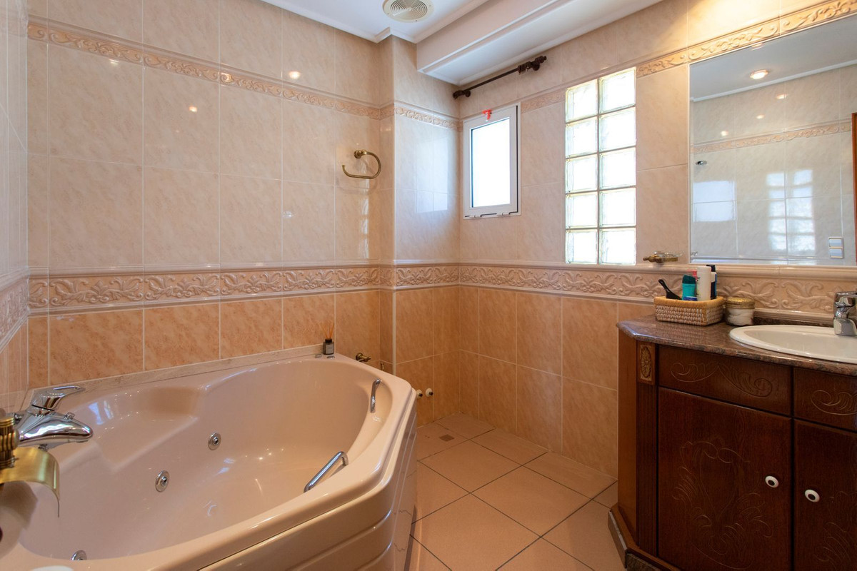 4 Bed Townhouse for sale in Torrevieja Costa Blanca, Alicante, Spain