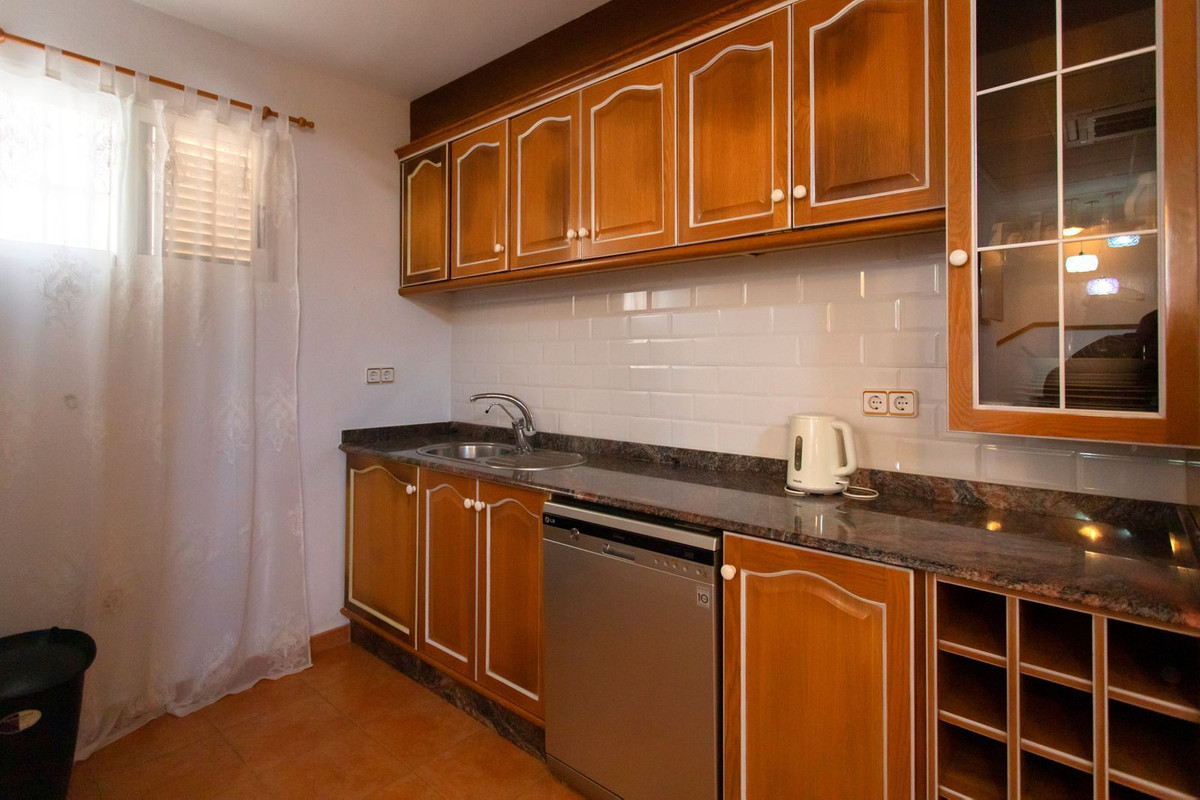 4 Bed Townhouse for sale in Torrevieja Costa Blanca, Alicante, Spain