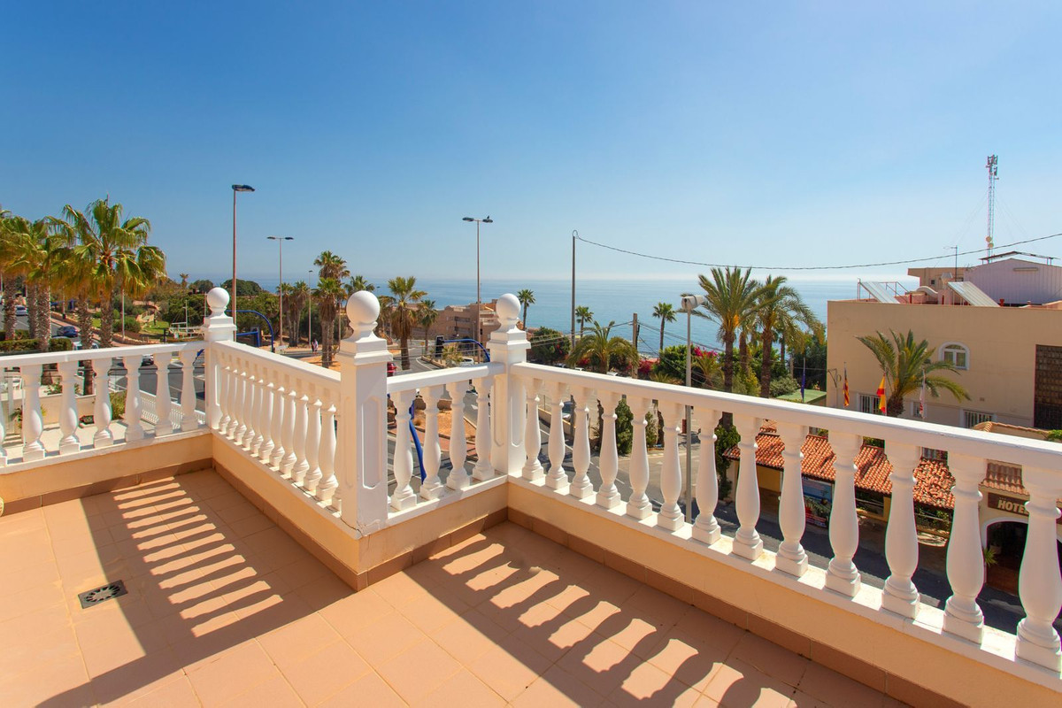 4 Bed Townhouse for sale in Torrevieja Costa Blanca, Alicante, Spain