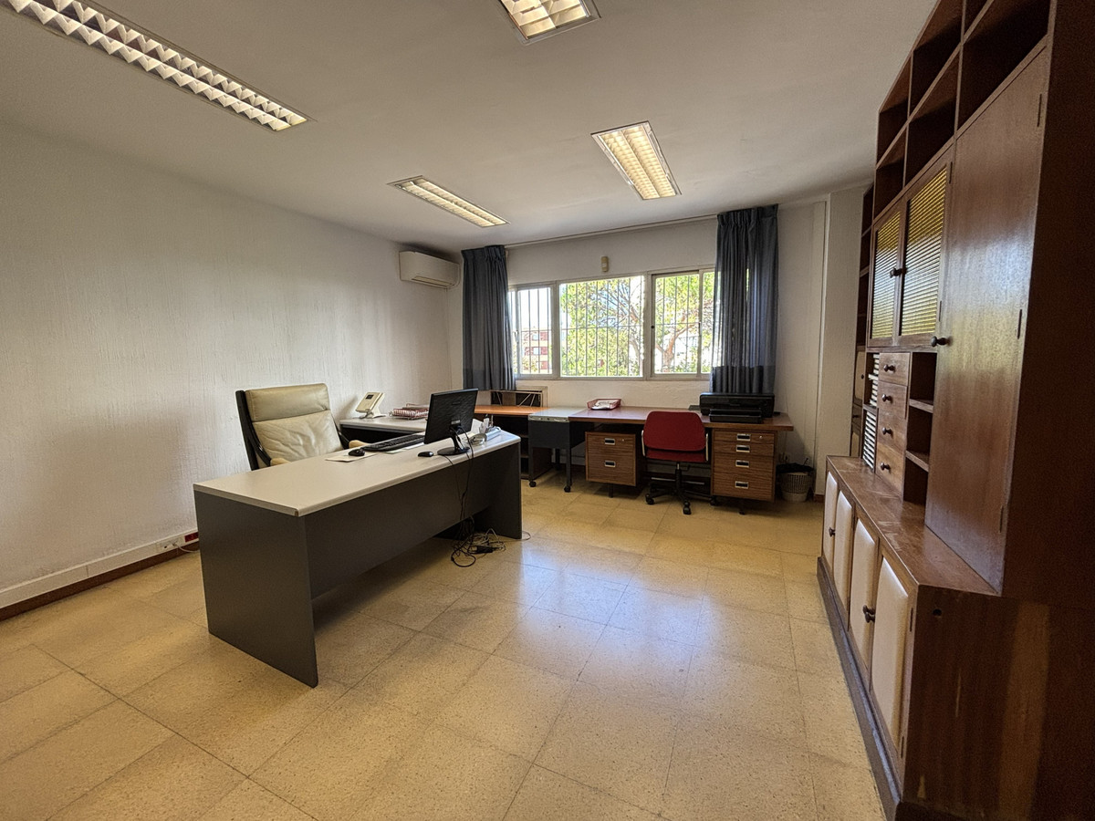 Commercial unit for sale in Marbella Costa Del Sol, Málaga, Spain