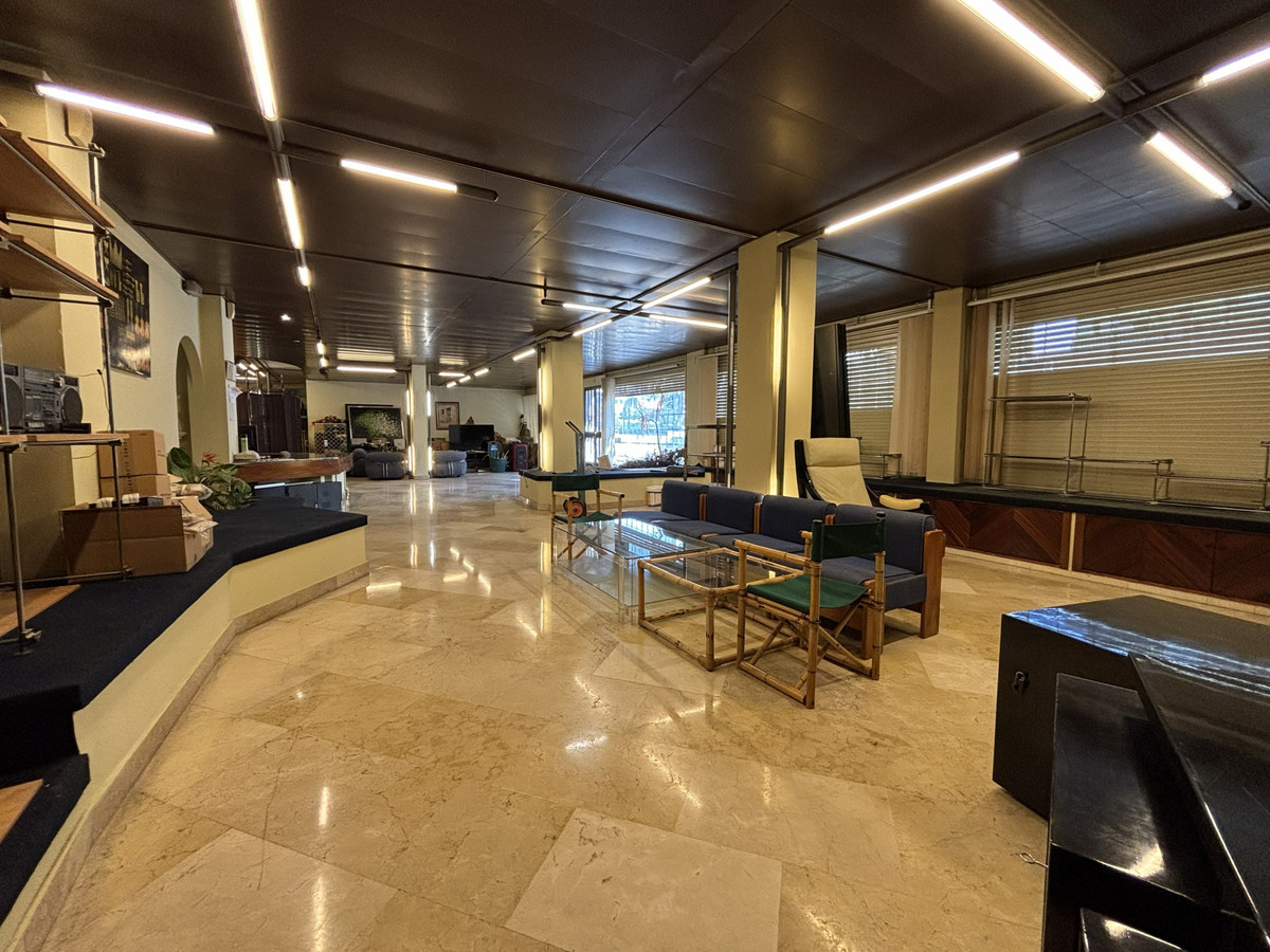 Commercial unit for sale in Marbella Costa Del Sol, Málaga, Spain