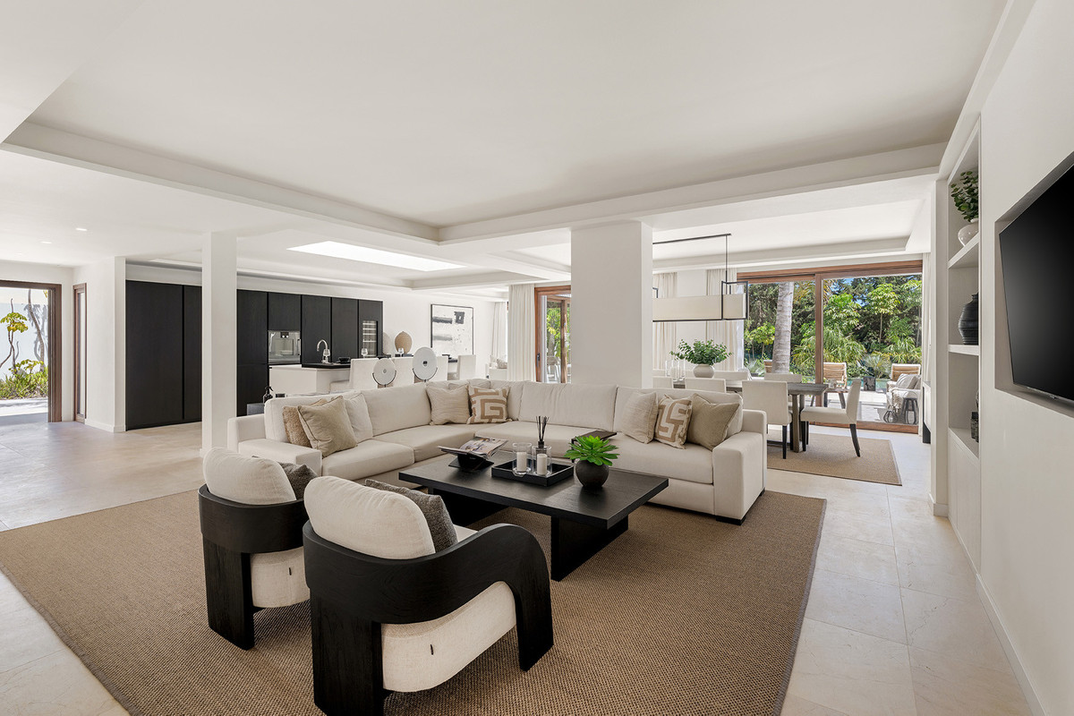 4 Bed Townhouse for sale in Las Brisas Costa Del Sol, Málaga, Spain