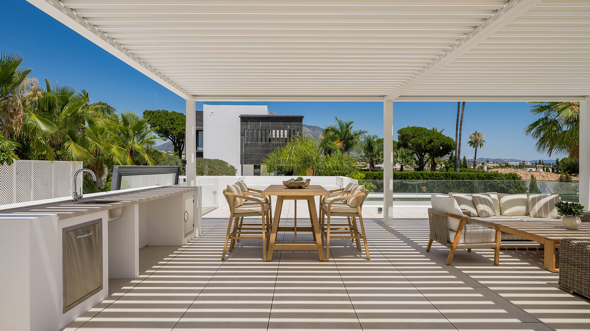 4 Bed Townhouse for sale in Las Brisas Costa Del Sol, Málaga, Spain