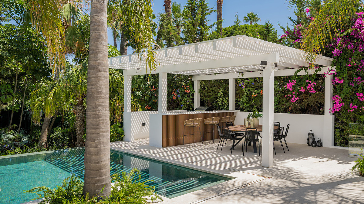 4 Bed Townhouse for sale in Las Brisas Costa Del Sol, Málaga, Spain