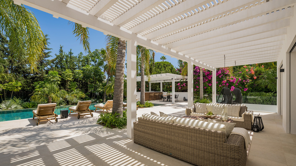 4 Bed Townhouse for sale in Las Brisas Costa Del Sol, Málaga, Spain