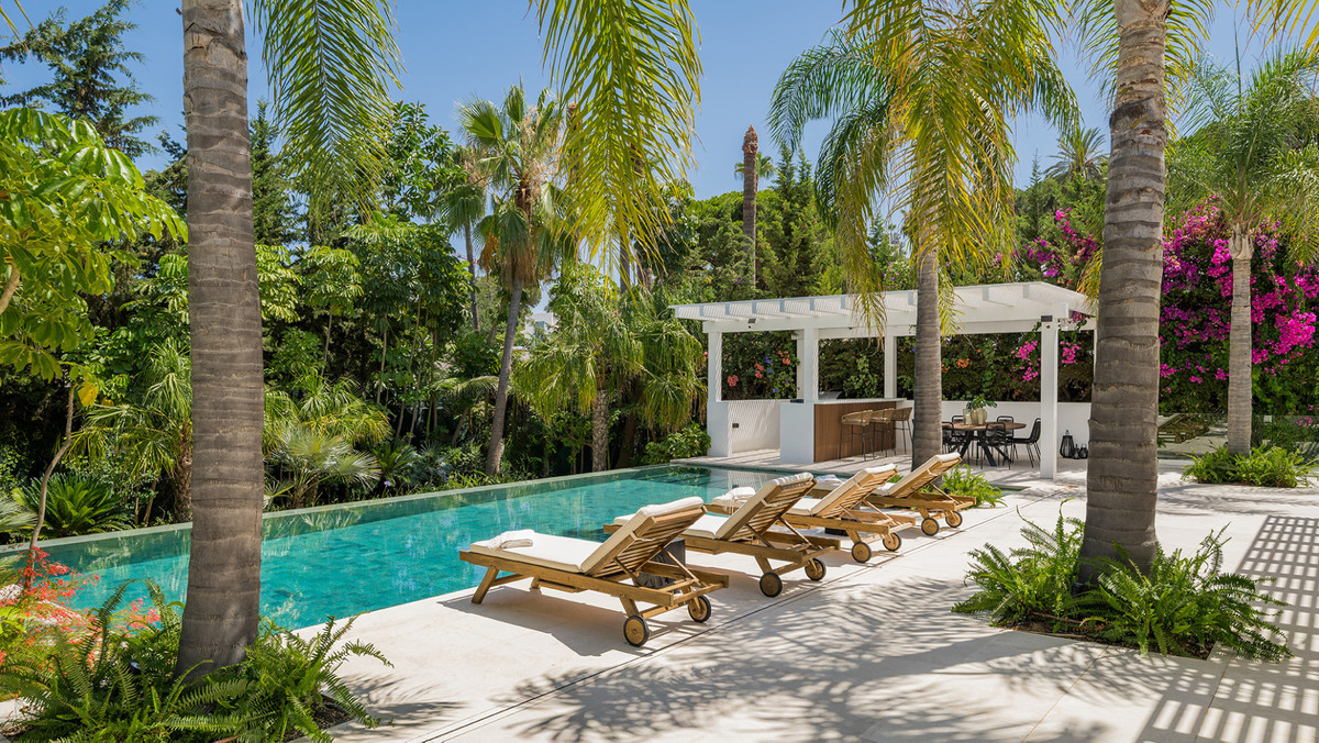 4 Bed Townhouse for sale in Las Brisas Costa Del Sol, Málaga, Spain