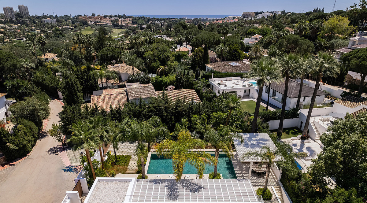 4 Bed Townhouse for sale in Las Brisas Costa Del Sol, Málaga, Spain