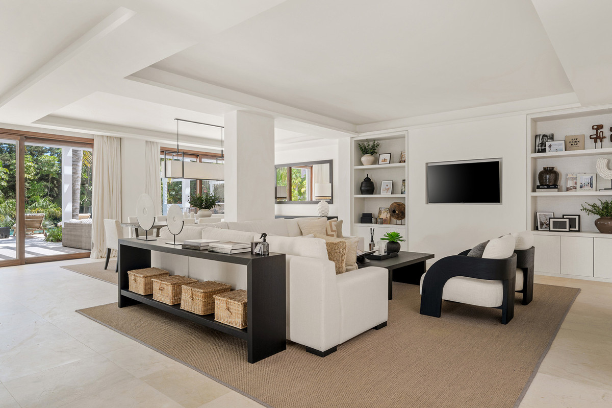 4 Bed Townhouse for sale in Las Brisas Costa Del Sol, Málaga, Spain