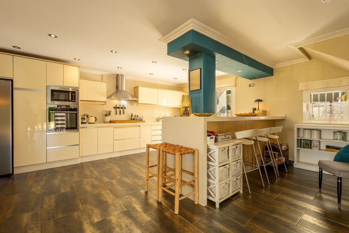 Se vende Villa - Chalet de 5 dormitorios en Costa Blanca, Alicante, España