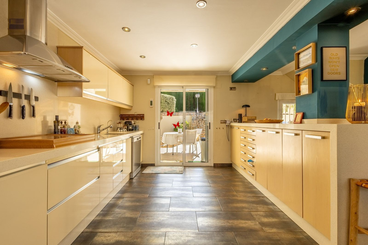 Se vende Villa - Chalet de 5 dormitorios en Costa Blanca, Alicante, España