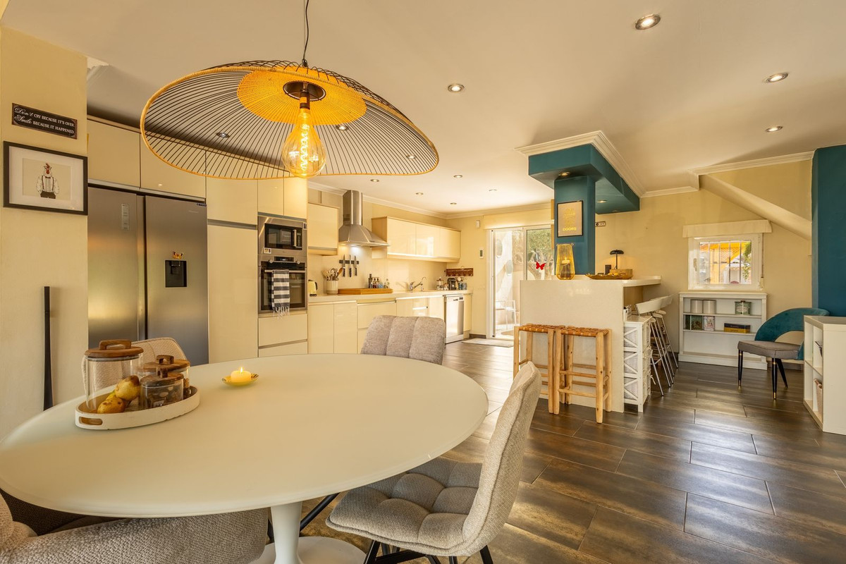 Se vende Villa - Chalet de 5 dormitorios en Costa Blanca, Alicante, España