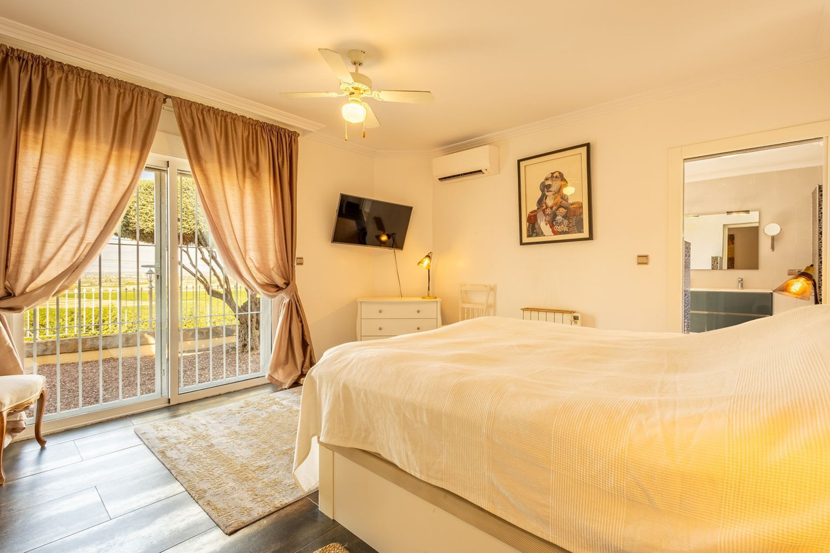 Se vende Villa - Chalet de 5 dormitorios en Costa Blanca, Alicante, España