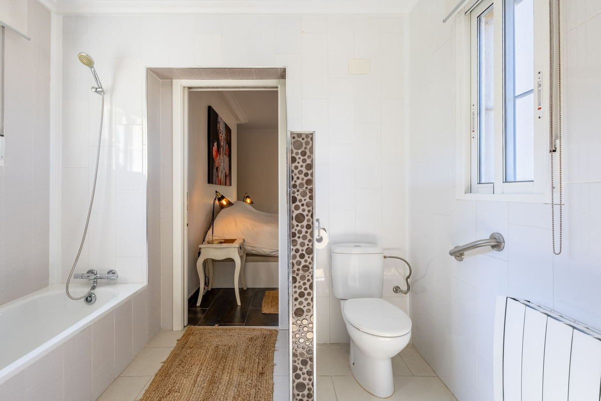 Se vende Villa - Chalet de 5 dormitorios en Costa Blanca, Alicante, España