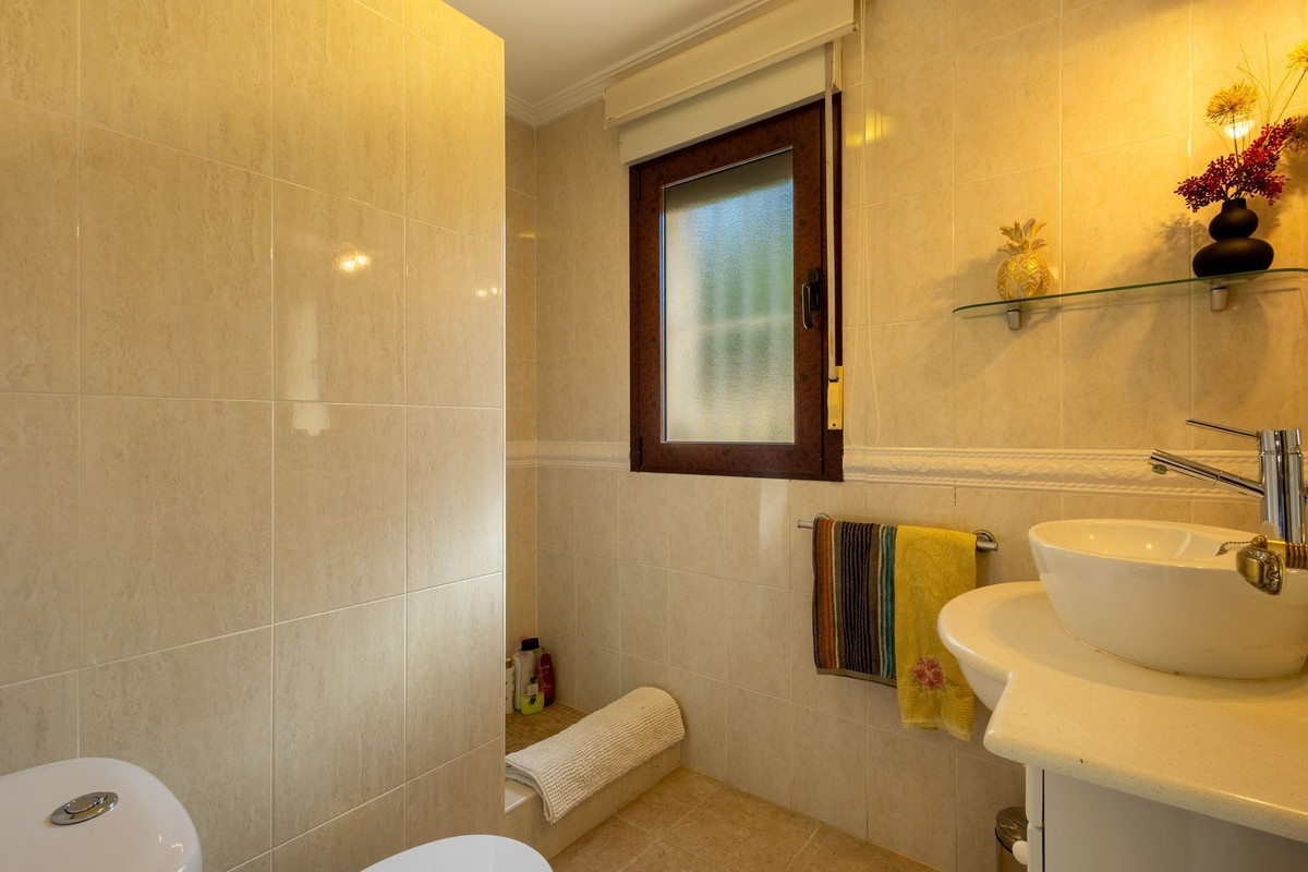 Se vende Villa - Chalet de 5 dormitorios en Costa Blanca, Alicante, España