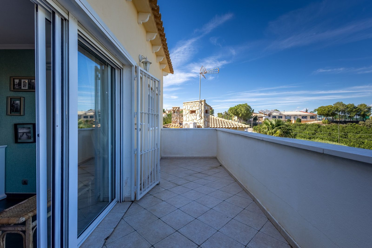 Se vende Villa - Chalet de 5 dormitorios en Costa Blanca, Alicante, España