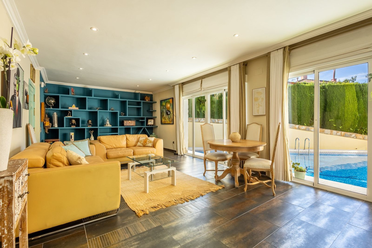 Se vende Villa - Chalet de 5 dormitorios en Costa Blanca, Alicante, España