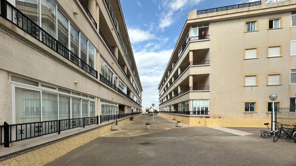 2 Bed Apartment for sale in Playa Flamenca Costa Blanca, Alicante, Spain
